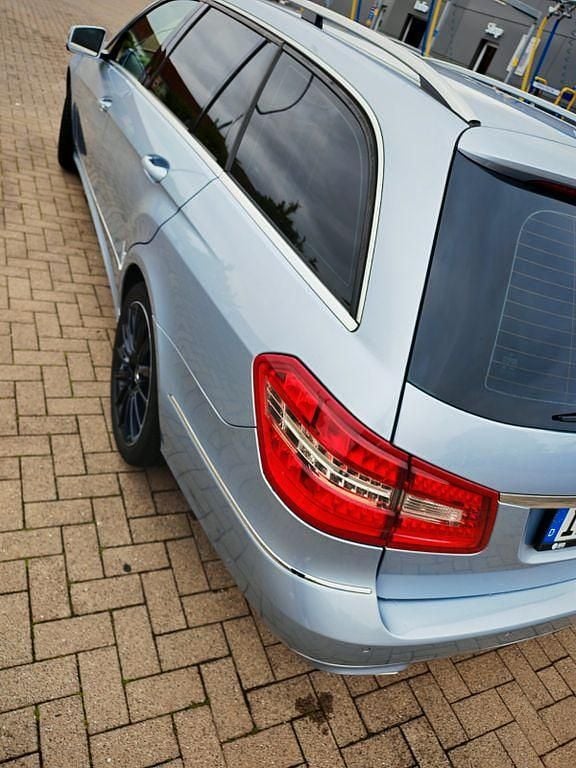 Gebraucht Mercedes E220 Edition 170 PS (125 kW) 2013 Silber Limousine