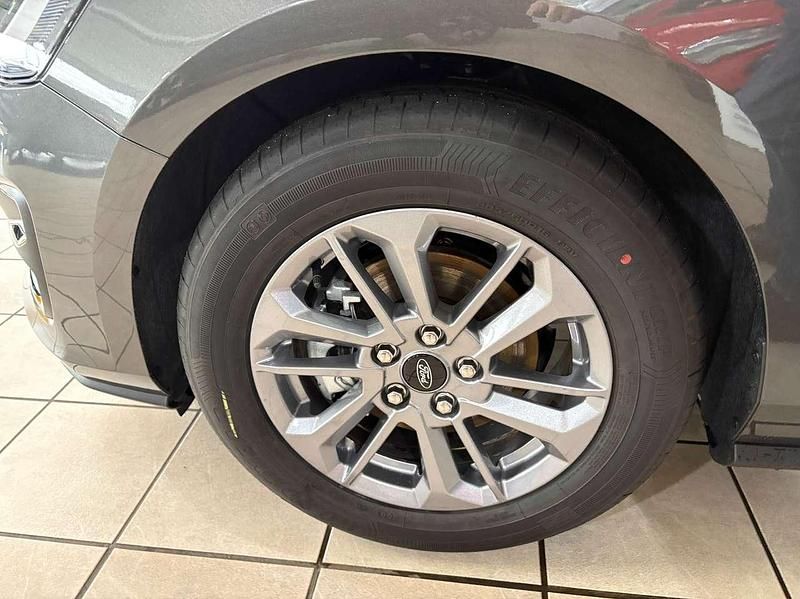 Neu Ford Focus Titanium 125 PS (91 kW) 2026 Magneticgrau (metallic) Kombi