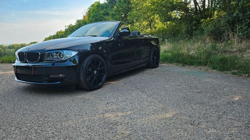 Schwarz Gebraucht 2008 BMW 120 Cabriolet Performance Cabrio | 11.000 € (Etwas zu teuer) - Bild 1/4