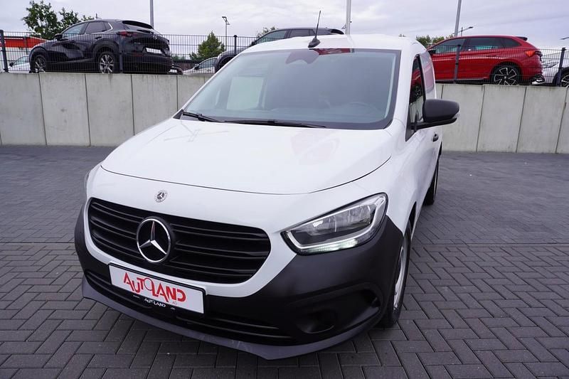 Weiss Gebraucht 2022 Mercedes Citan 108 Van | 16.990 € (Fairer Preis) - Bild 1/4