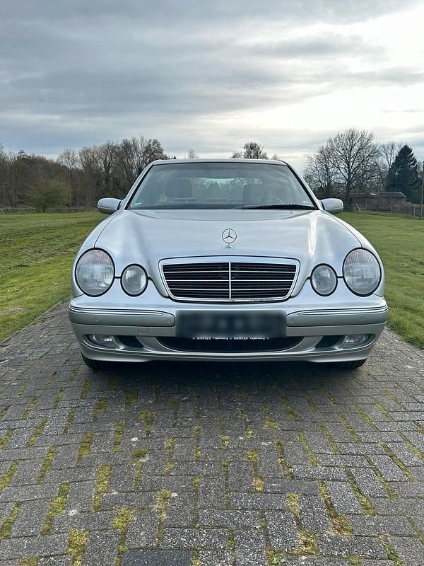 Gebraucht Mercedes E200 163 PS (119 kW) 2000 Silber Limousine
