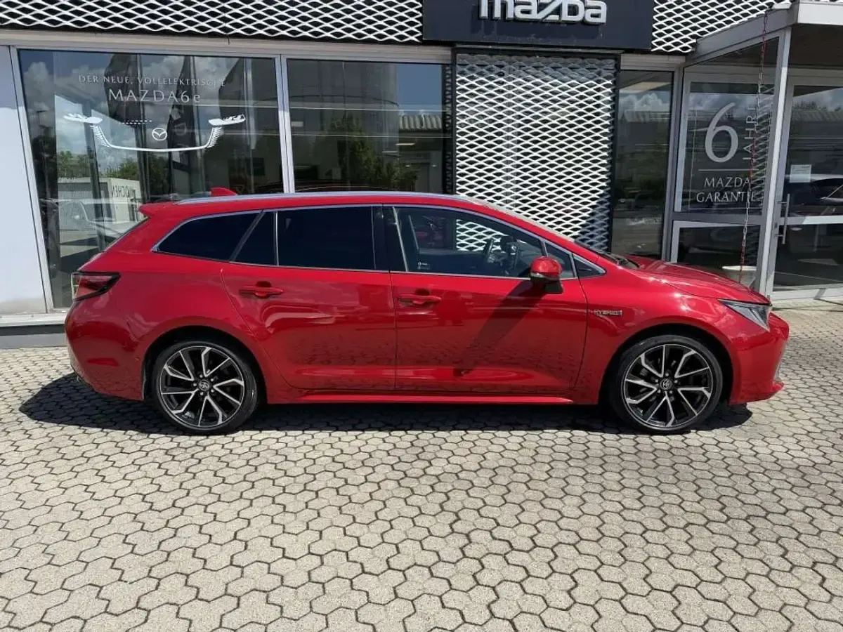 Gebraucht Toyota Corolla 184 PS (135 kW) 2020 Karminarot Kombi