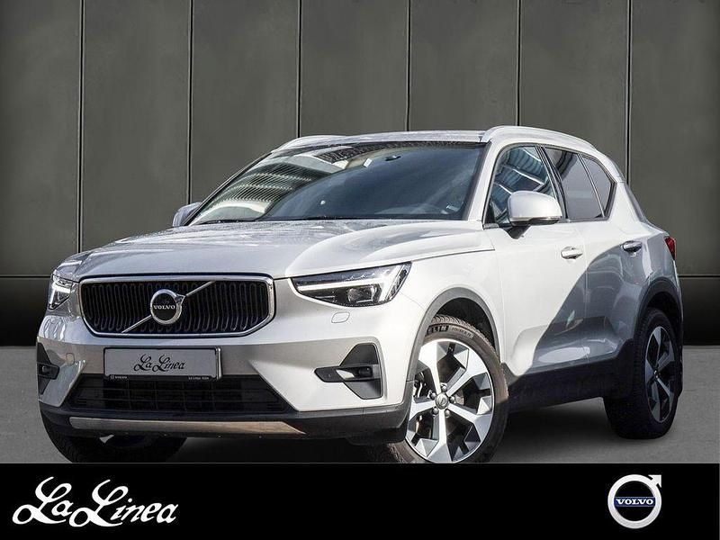 Silber Gebraucht 2024 Volvo XC40 Core SUV | 34.890 € (Fairer Preis) - Bild 1/3