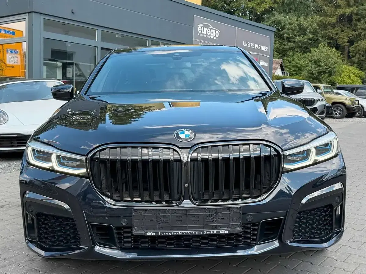Gebraucht BMW 745e M Sport 394 PS (289 kW) 2020 Schwarz Limousine