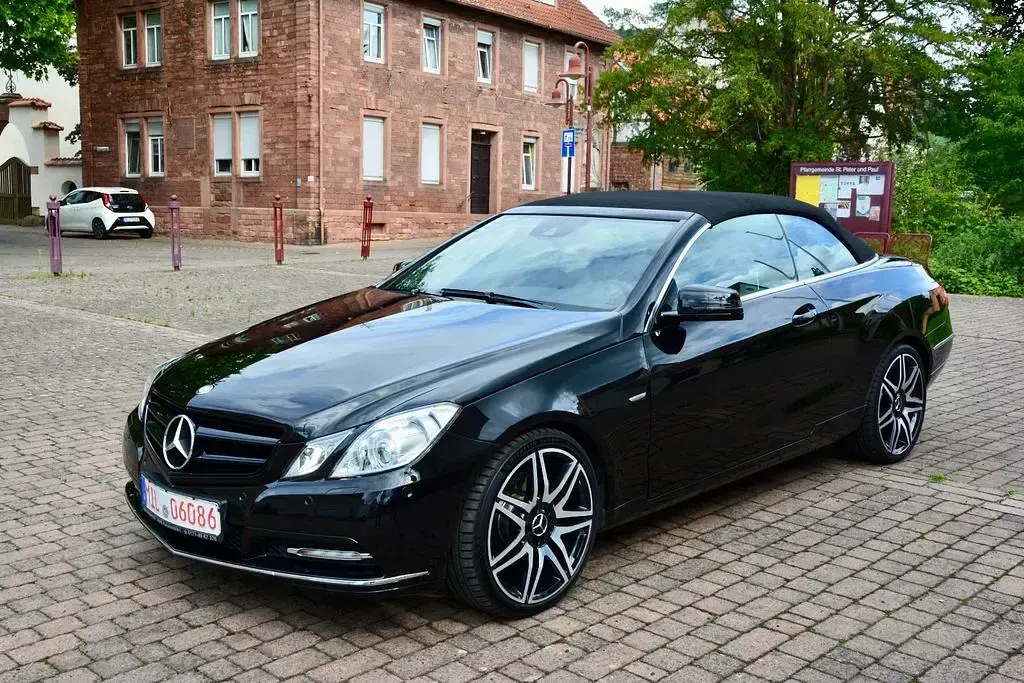 Gebraucht Mercedes E350 AMG 265 PS (194 kW) 2012 Schwarz Cabrio