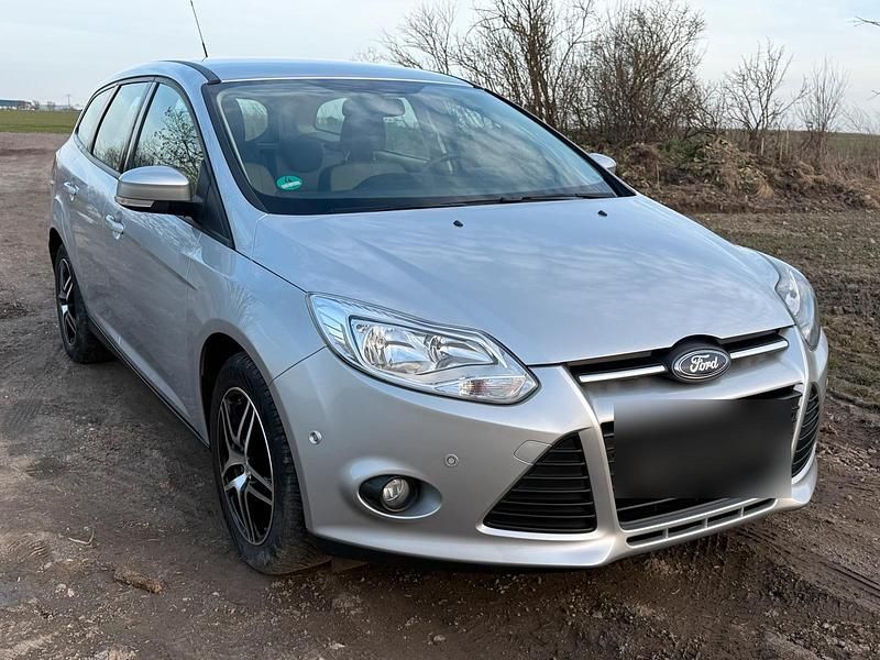 Gebraucht Ford Focus Titanium 101 PS (74 kW) 2013 Silber Kombi