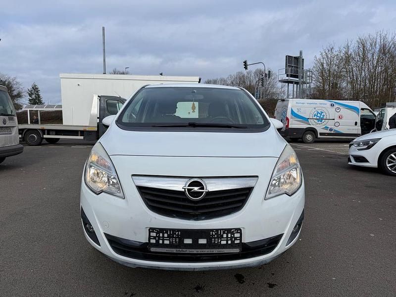 Weiß Gebraucht 2013 Opel Meriva Active Van / Kleinbus | 2.690 € (Fairer Preis) - Bild 1/4