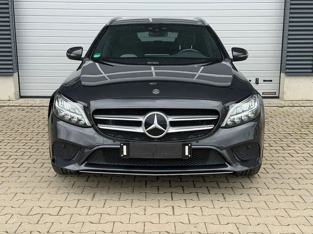 Gebraucht Mercedes C220 194 PS (142 kW) 2020 Grau Limousine