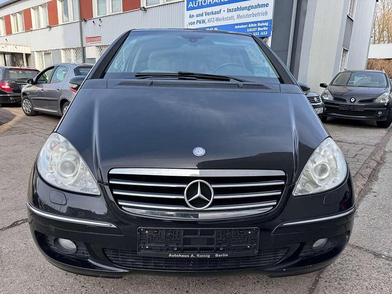 Gebraucht Mercedes A150 95 PS (69 kW) 2008 Kosmosschwarz  metalliclack Kleinwagen