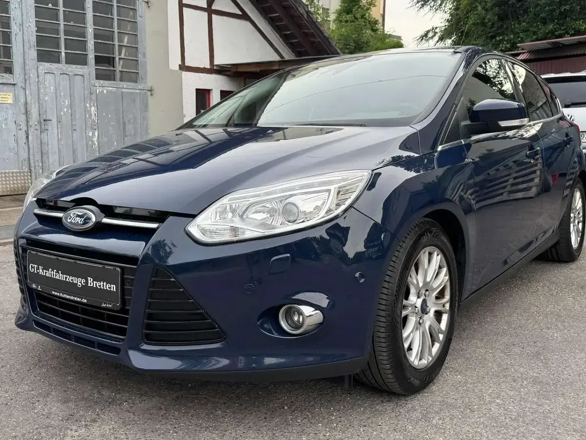 Gebraucht Ford Focus 150 PS (110 kW) 2011 Blazerblau Kleinwagen