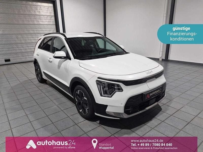 Weiß Gebraucht 2023 Kia e-Niro Vision SUV | 24.490 € (Superpreis) - Bild 1/4