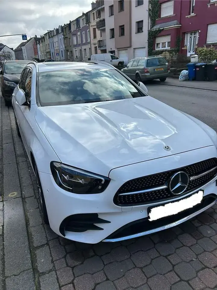 Gebraucht Mercedes E220 AMG line 194 PS (142 kW) 2022 Weiß Kombi
