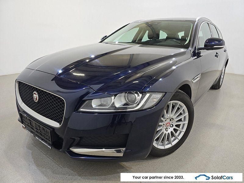 Gebraucht Jaguar XF 163 PS (119 kW) 2020 Blau Limousine