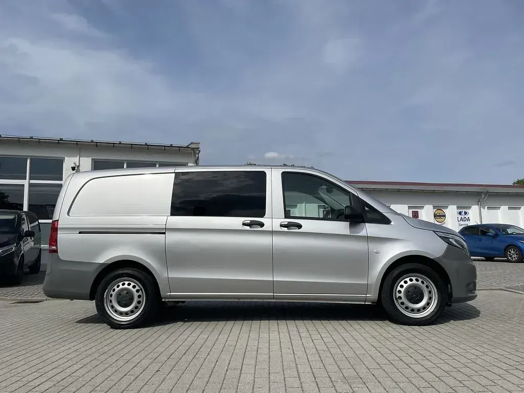 Gebraucht Mercedes Vito 190 PS (139 kW) 2021 Silber Van