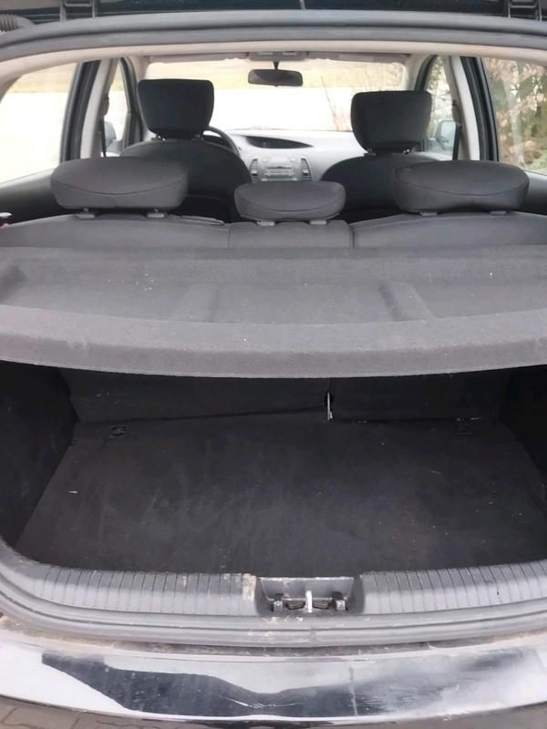 Gebraucht Hyundai i20 78 PS (57 kW) 2009 Schwarz Kleinwagen