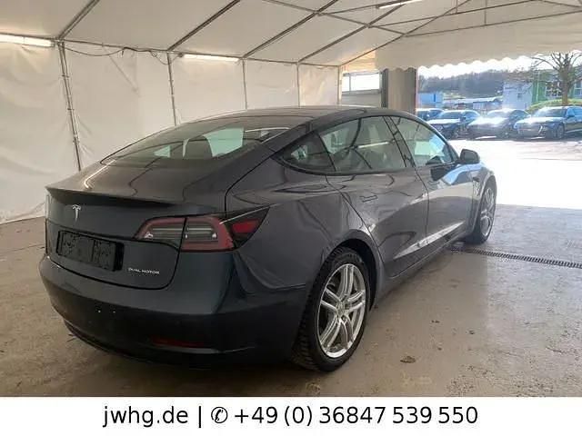 Second-hand Tesla Model 3 366 kW (498 CP) 2021 Gri Berlinǎ