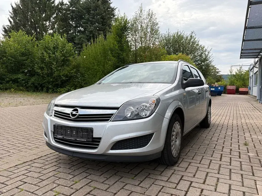 Gebraucht Opel Astra 90 PS (66 kW) 2009 Silber Limousine
