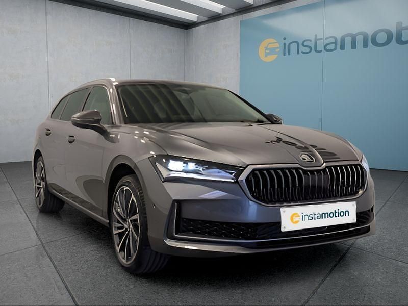 Grau Gebraucht 2025 Skoda Superb Kombi | 52.299 € - Bild 1/4