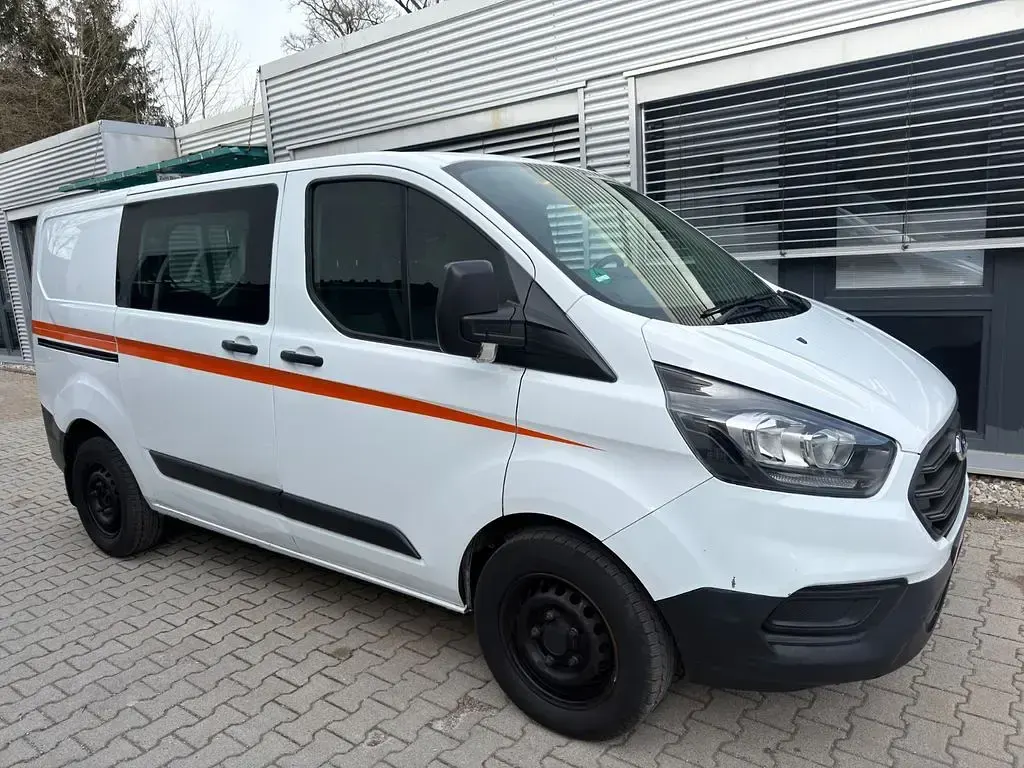Gebraucht Ford Transit Custom 105 PS (77 kW) 2018 Weiß Van / Kleinbus