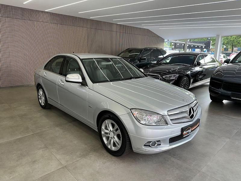 Silber Gebraucht 2008 Mercedes C220 Avantgarde Limousine | 8.950 € (Fairer Preis) - Bild 1/4