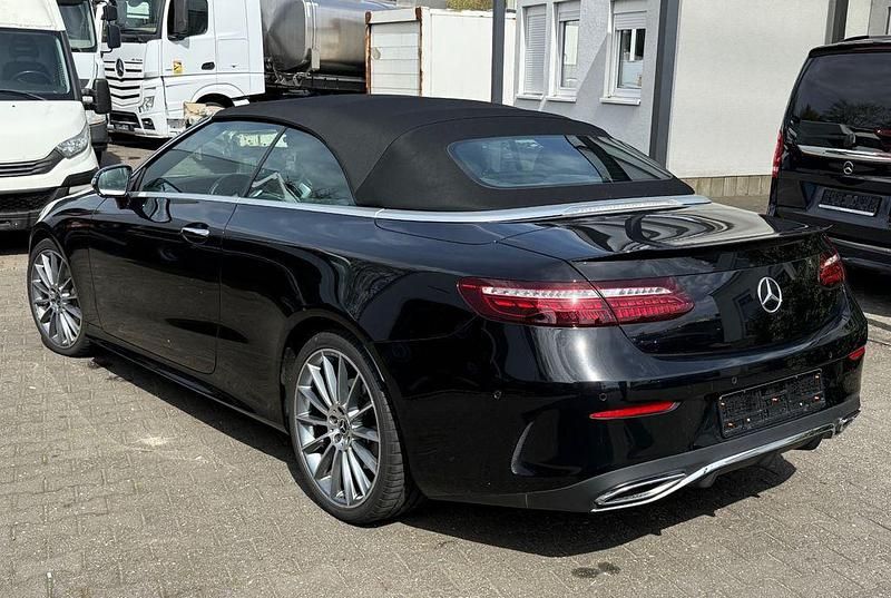Gebraucht Mercedes E400 330 PS (242 kW) 2023 Schwarz Cabrio