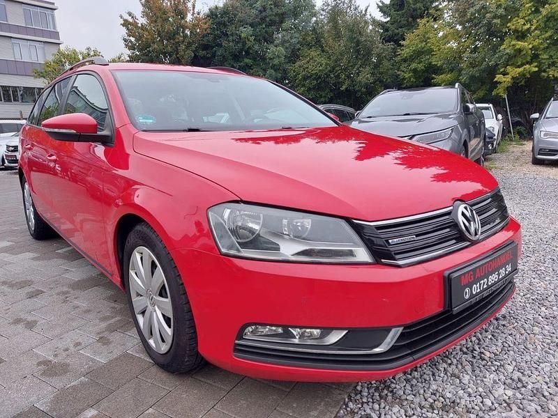Rot Gebraucht 2012 VW Passat Trendline Kombi | 4.700 € (Guter Preis) - Bild 1/4