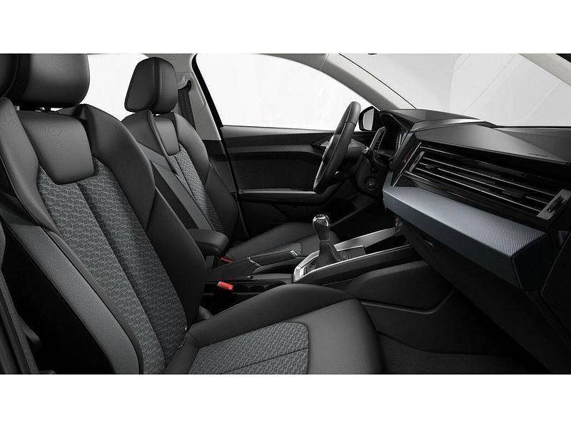 Gebraucht Audi A1 95 PS (69 kW) 2021 Blau / firmamentblau (metallic) SUV
