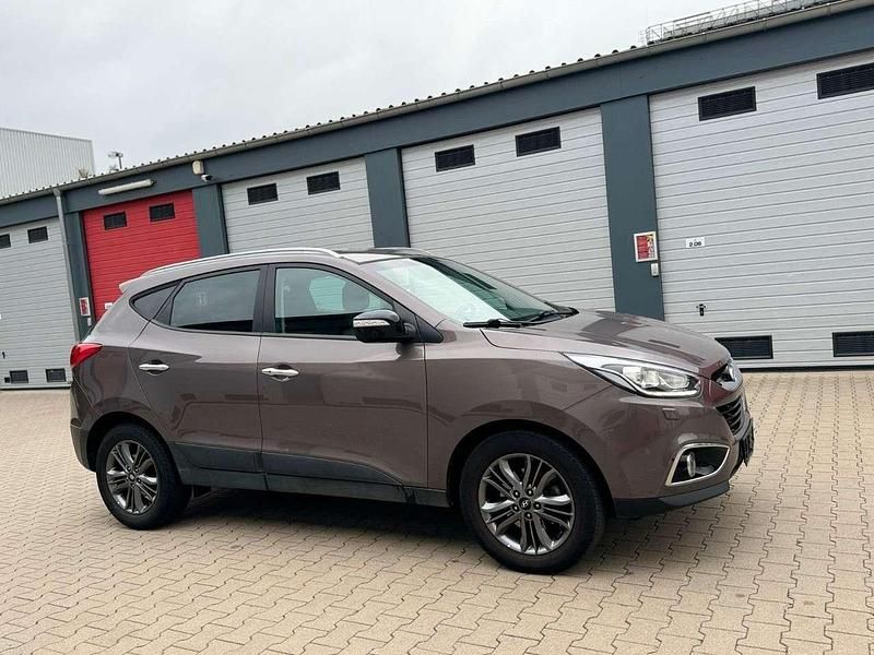 Braun Gebraucht 2014 Hyundai ix35 Style SUV | 9.400 € (Superpreis) - Bild 1/4