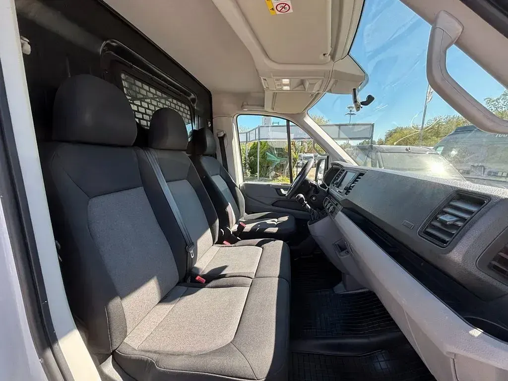 Second-hand VW Crafter 102 CP (75 kW) 2019 Alb Van