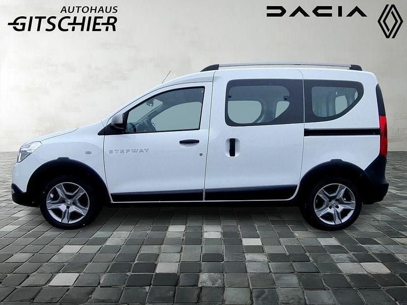 Gebraucht Dacia Dokker Stepway 131 PS (96 kW) 2021 Weiß Van / Kleinbus