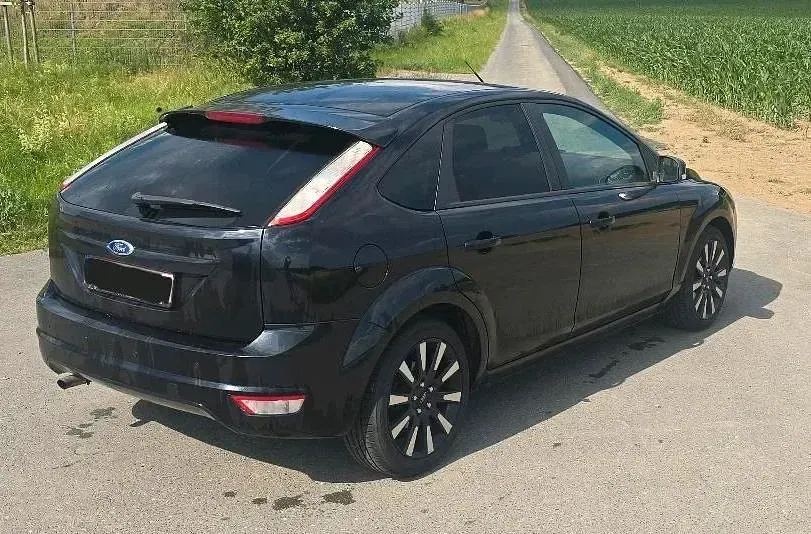 Gebraucht Ford Focus 125 PS (91 kW) 2009 Schwarz Limousine