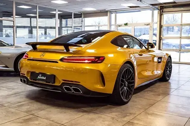 Gebraucht Mercedes AMG GT C AMG 557 PS (409 kW) 2020 Gelb Coupé