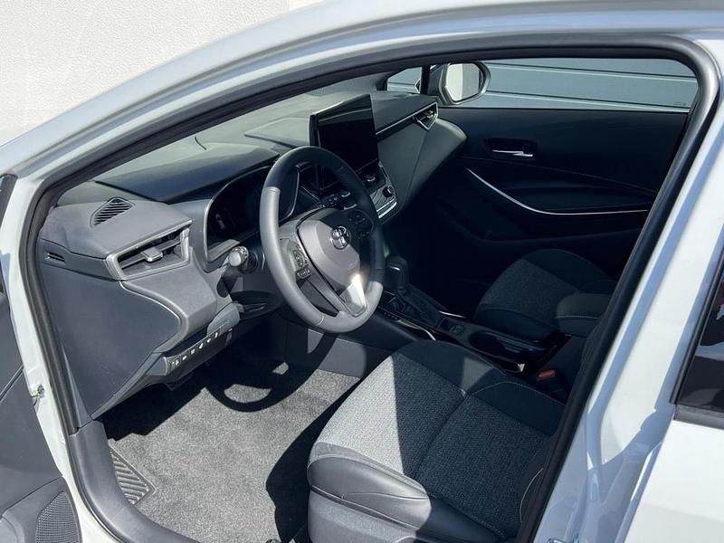 Neu Toyota Corolla Style 140 PS (102 kW) 2025 Metallic gegen aufpreis Kombi