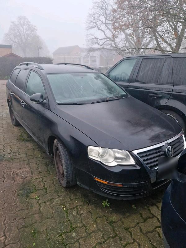 Schwarz Gebraucht 2007 VW Passat Kombi | 550 € (Superpreis) - Bild 1/4