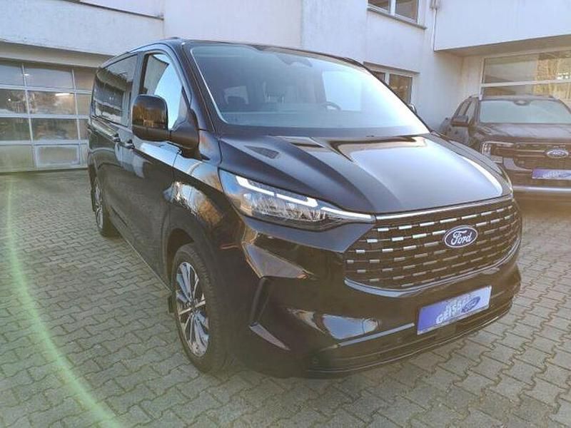 Gebraucht Ford Tourneo Custom Titanium 170 PS (125 kW) 2025 Schwarz Van