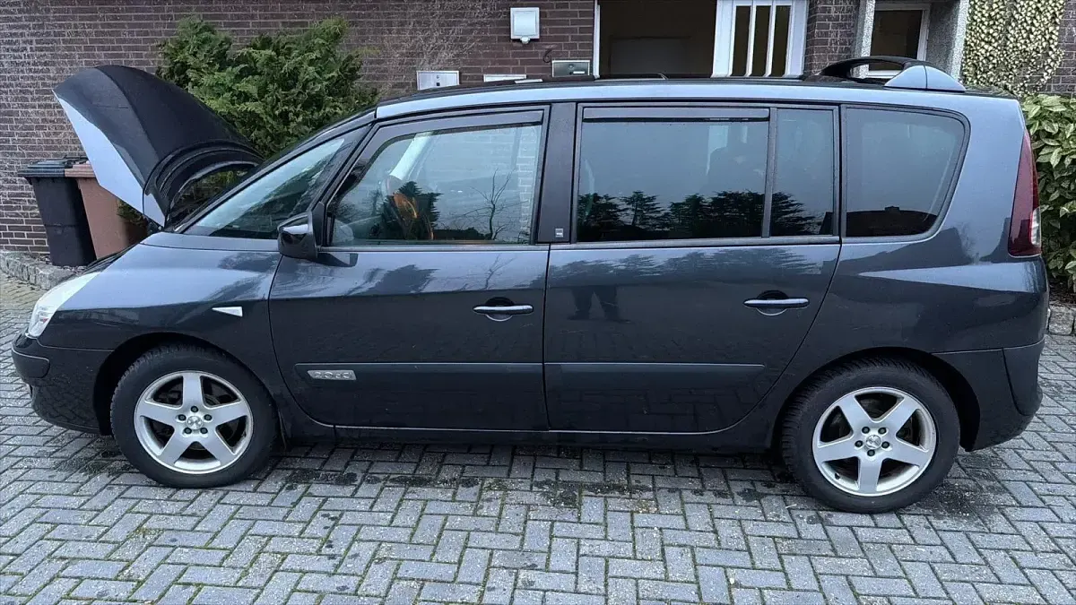 Gebraucht Renault Espace 173 PS (127 kW) 2011 Schwarz Van / Kleinbus