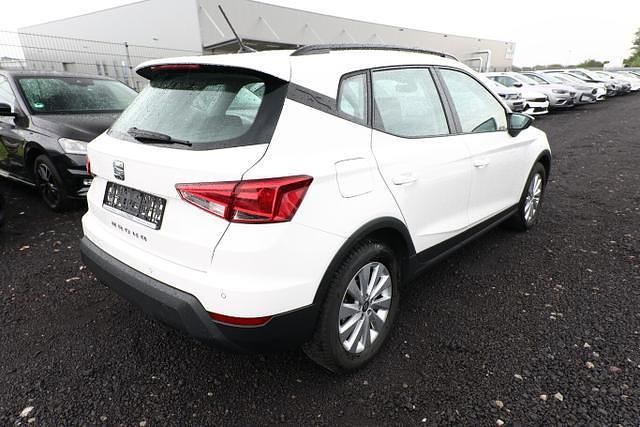 Candy weiß candy weiß Gebraucht 2021 Seat Arona Style SUV | 16.385 € (Guter Preis) - Bild 1/4