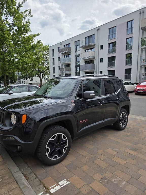 Schwarz Gebraucht 2016 Jeep Renegade Trailhawk SUV | 16.350 € (Fairer Preis) - Bild 1/4