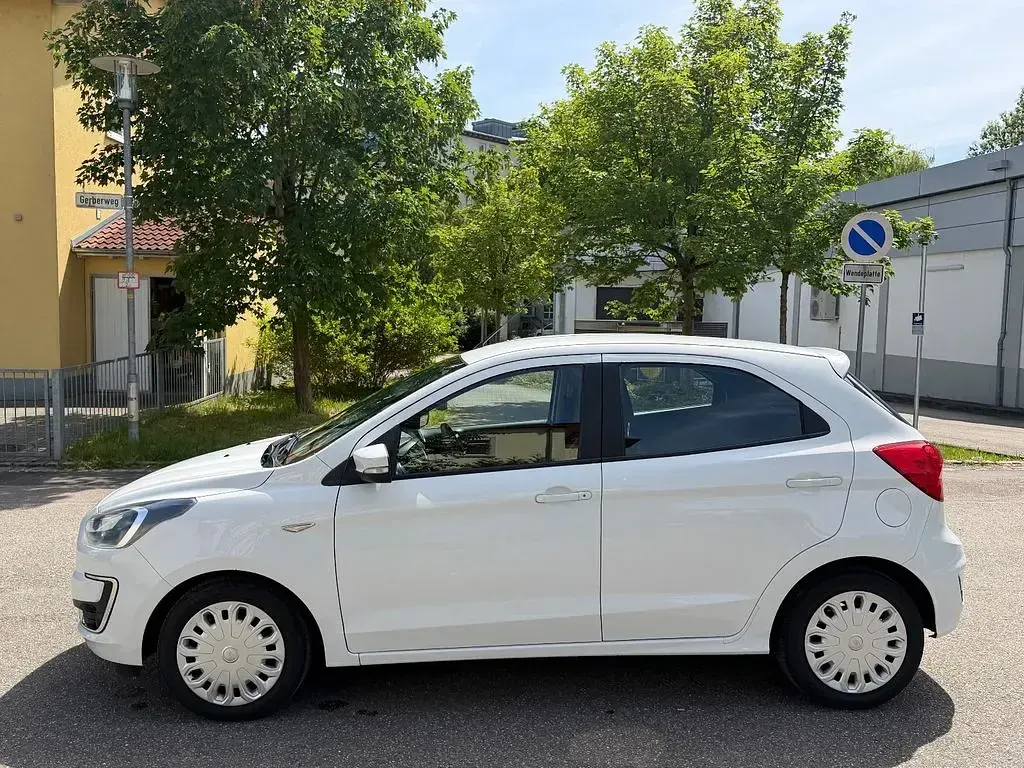 Używany Ford Ka Plus Basis 69 KM (50 kW) 2019 Biały Hatchback
