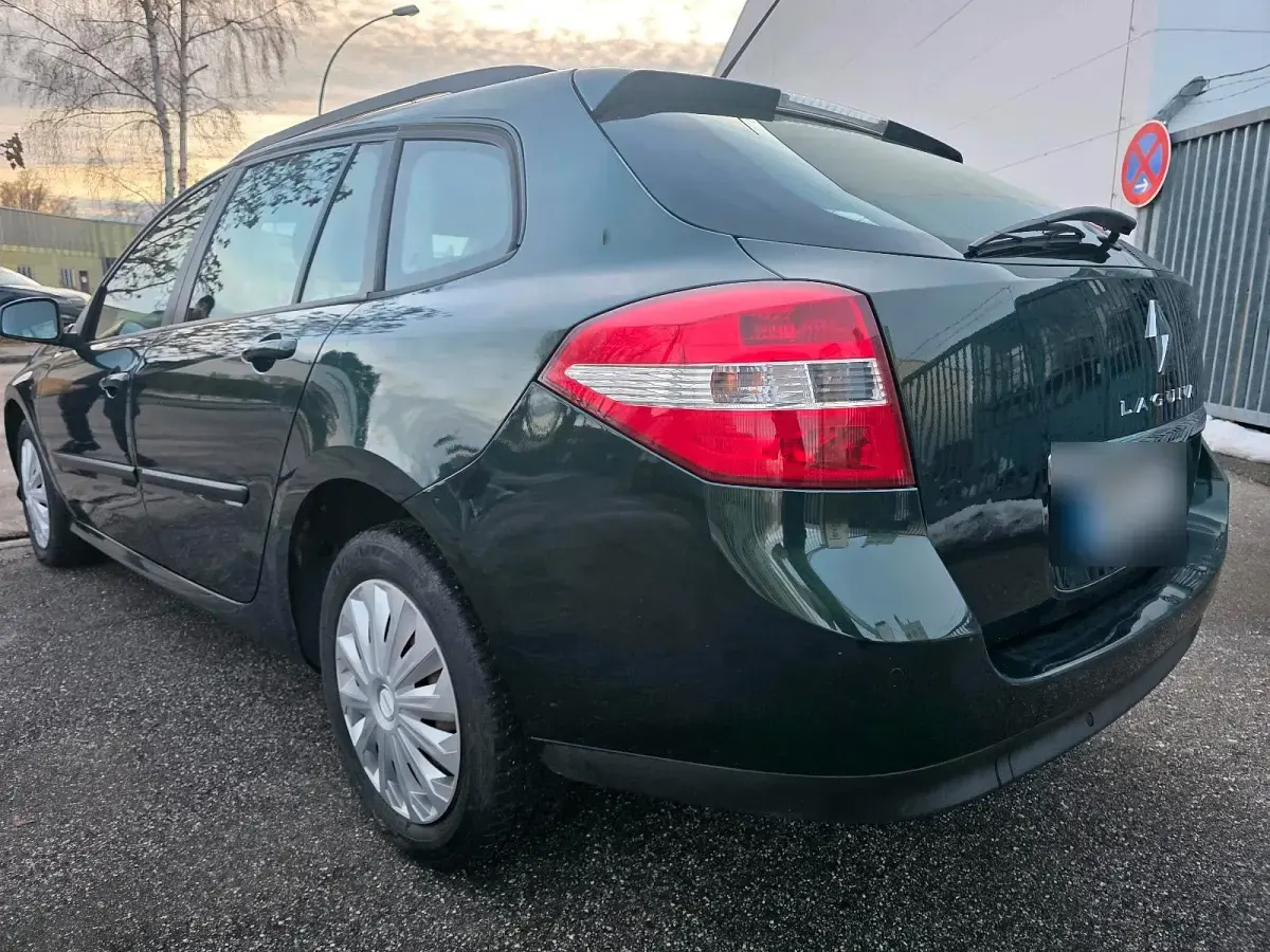 Gebraucht Renault Laguna III 100 PS (73 kW) 2008 Grün Kombi