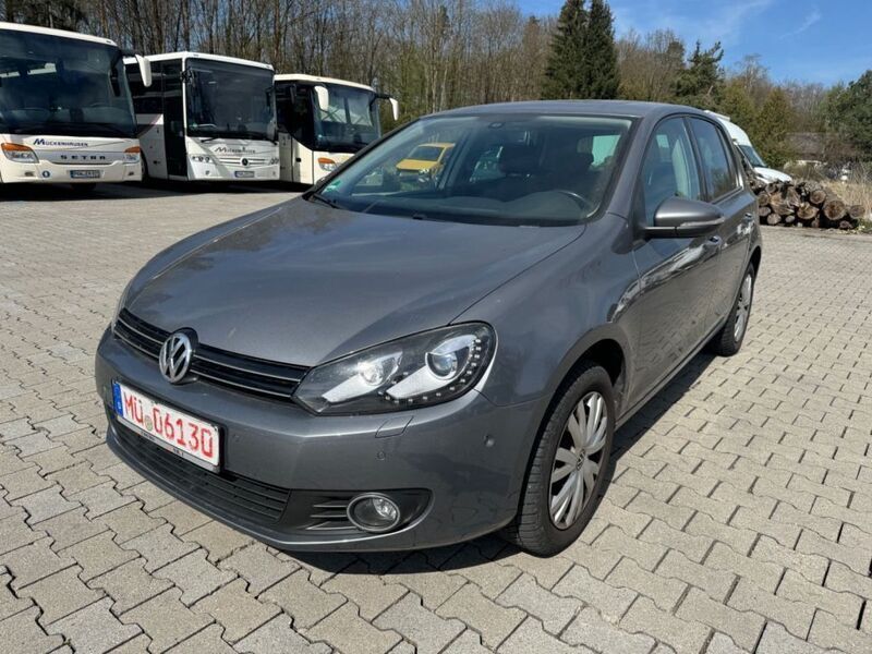 Grau Gebraucht 2010 VW Golf VI Team Limousine | 4.250 € (Superpreis) - Bild 1/4