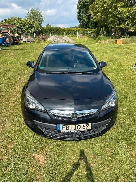Schwarz Gebraucht 2011 Opel Astra GTC Sport Limousine | 6.800 € (Fairer Preis) - Bild 1/4