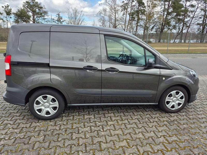 Gebraucht Ford Transit 101 PS (74 kW) 2021 Grau Van