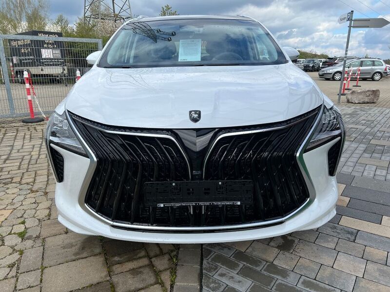 Gebraucht DFSK Forthing 4 177 PS (130 kW) 2024 Weiß Van / Kleinbus