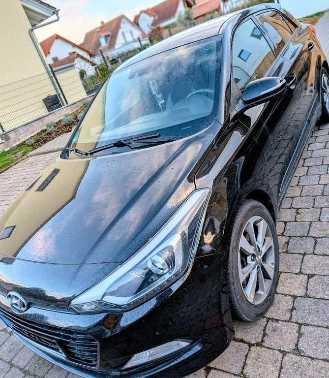 Gebraucht Hyundai i20 Active 120 PS (88 kW) 2018 Schwarz Kleinwagen