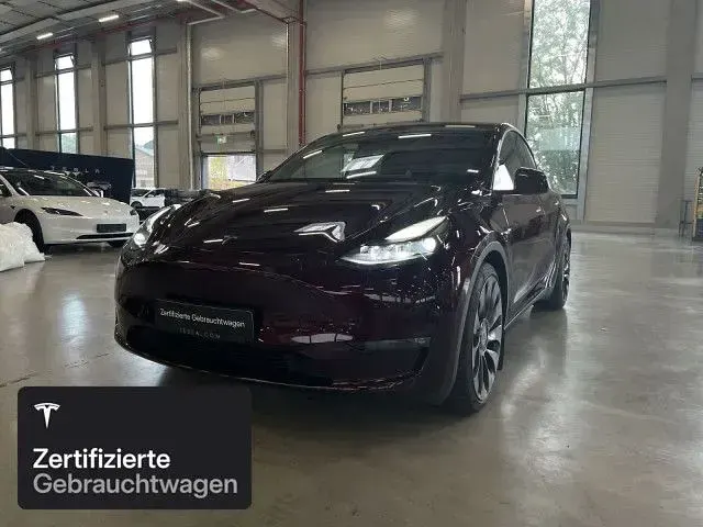 Gebraucht Tesla Model Y Performance 392 kW (533 PS) 2023 Midnight cherry red SUV