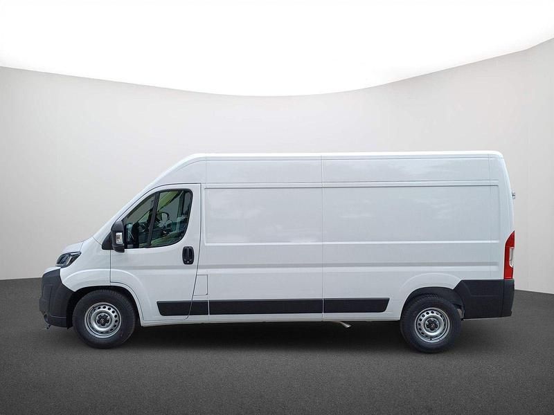 Gebraucht Opel Movano 140 PS (102 kW) 2025 Cassablanca weiss Van