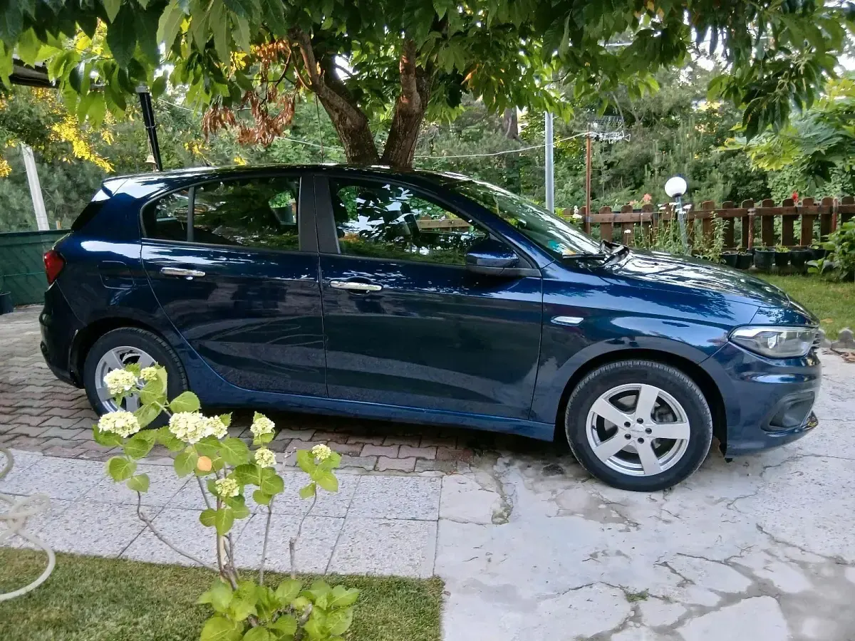 Gebraucht Fiat Tipo 95 PS (69 kW) 2016 Blau Kombi
