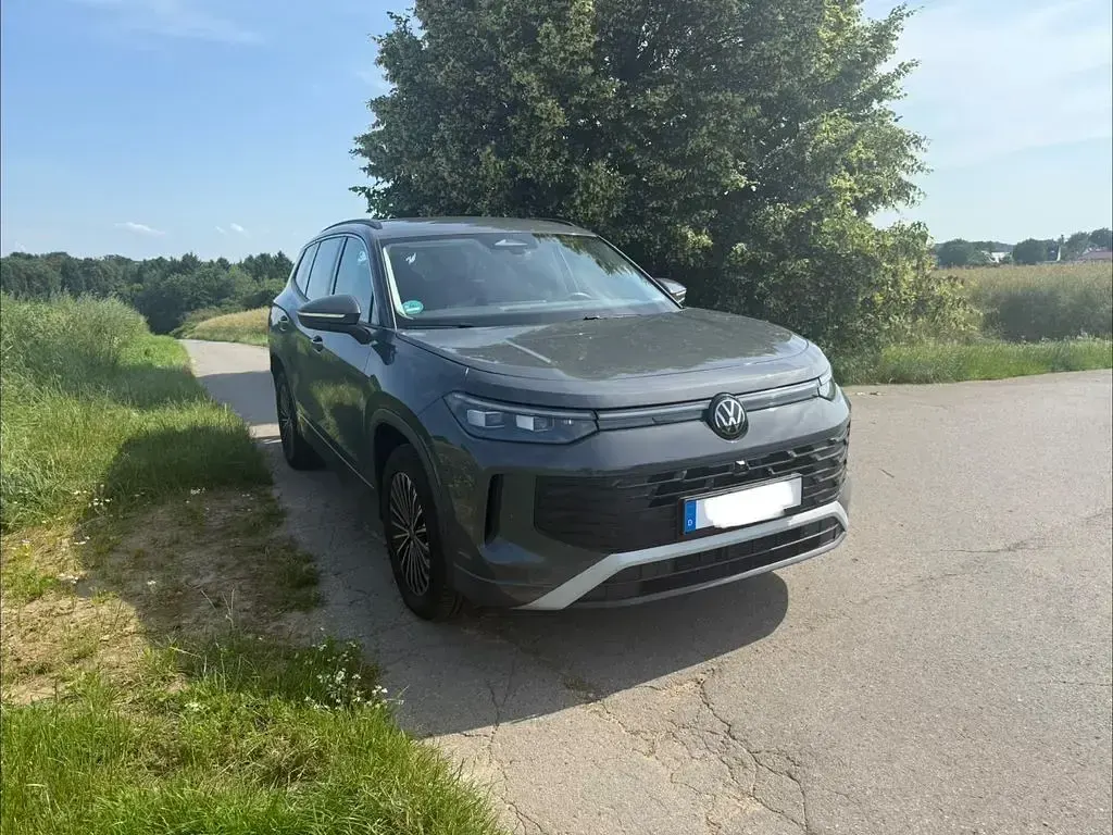 Gebraucht VW Tayron 193 PS (141 kW) 2025 Grau SUV