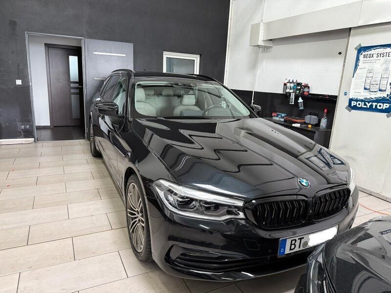 Schwarz Gebraucht 2017 BMW 540 Shadowline Kombi | 19.999 € (Fairer Preis) - Bild 1/4